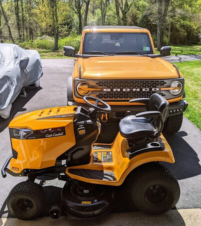 Ford Bronco Cyber Orange IRL 1717792628470-y