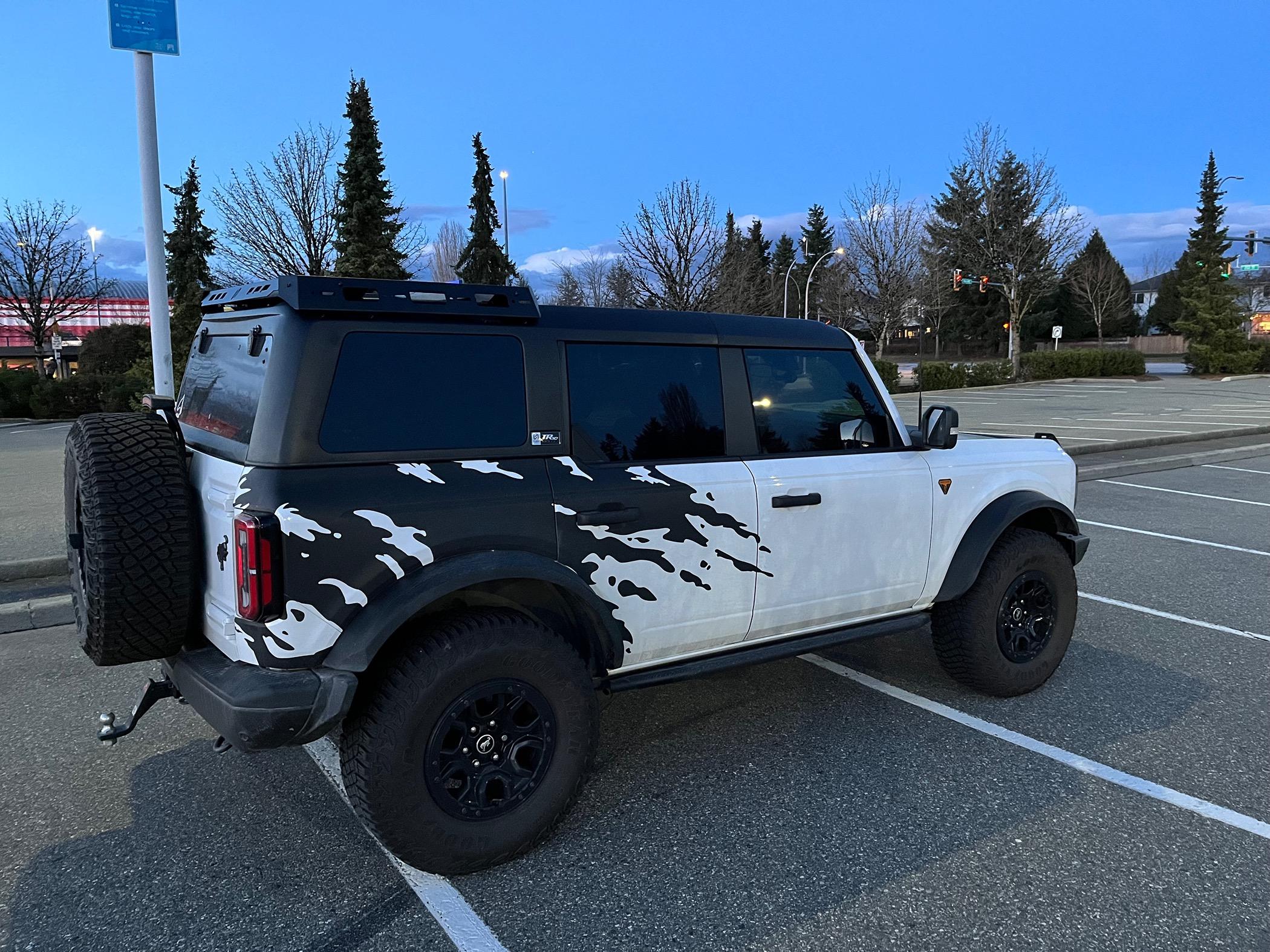 Ford Bronco Roof Rack vs None IMG_4867