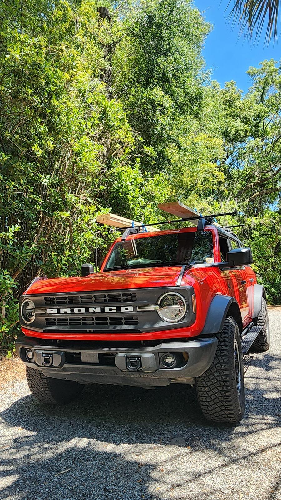 Ford Bronco Roof Rack vs None 20240419_140819