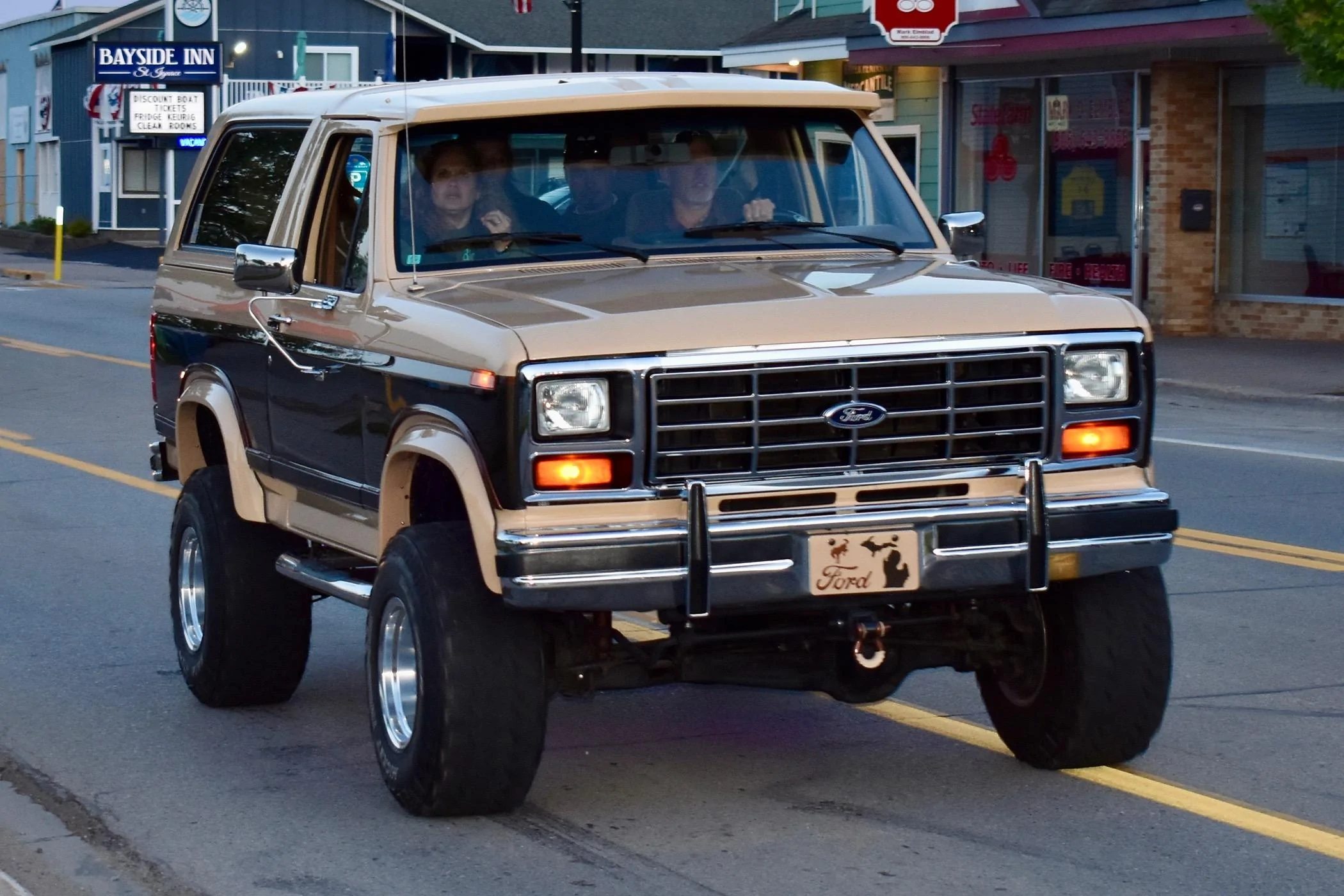 Ford Bronco Post your Bronco the Mac pics here! DSC_0904