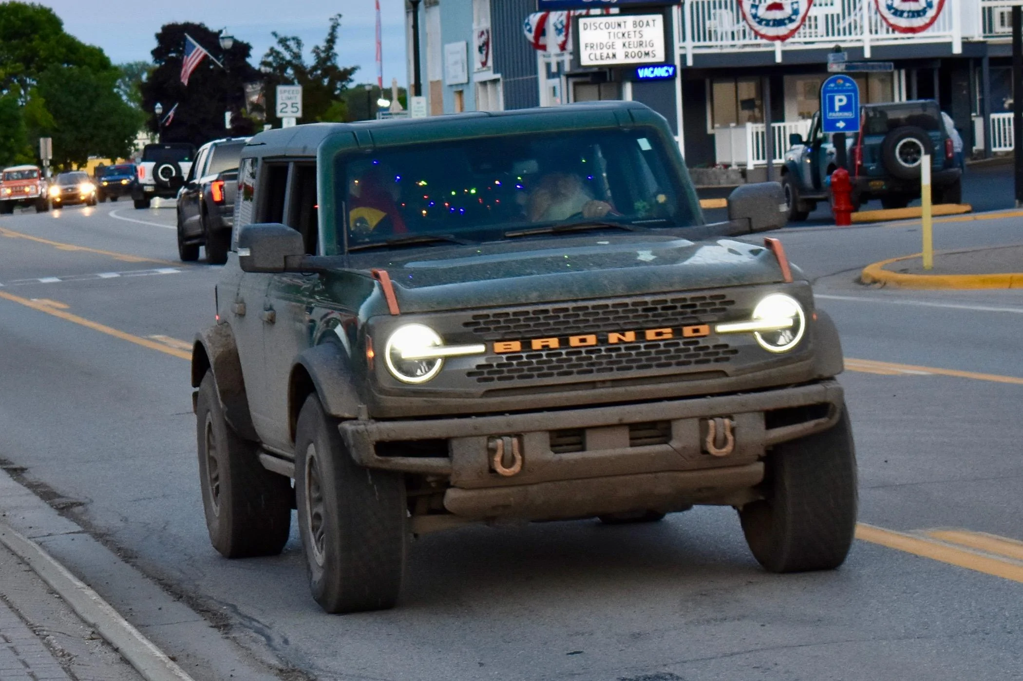 Ford Bronco Post your Bronco the Mac pics here! DSC_0903