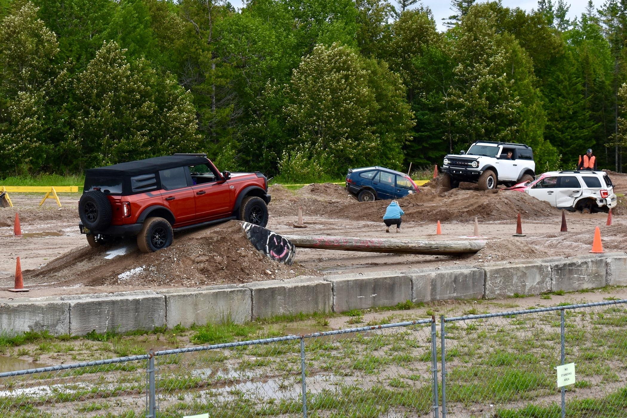 Ford Bronco Post your Bronco the Mac pics here! DSC_0690