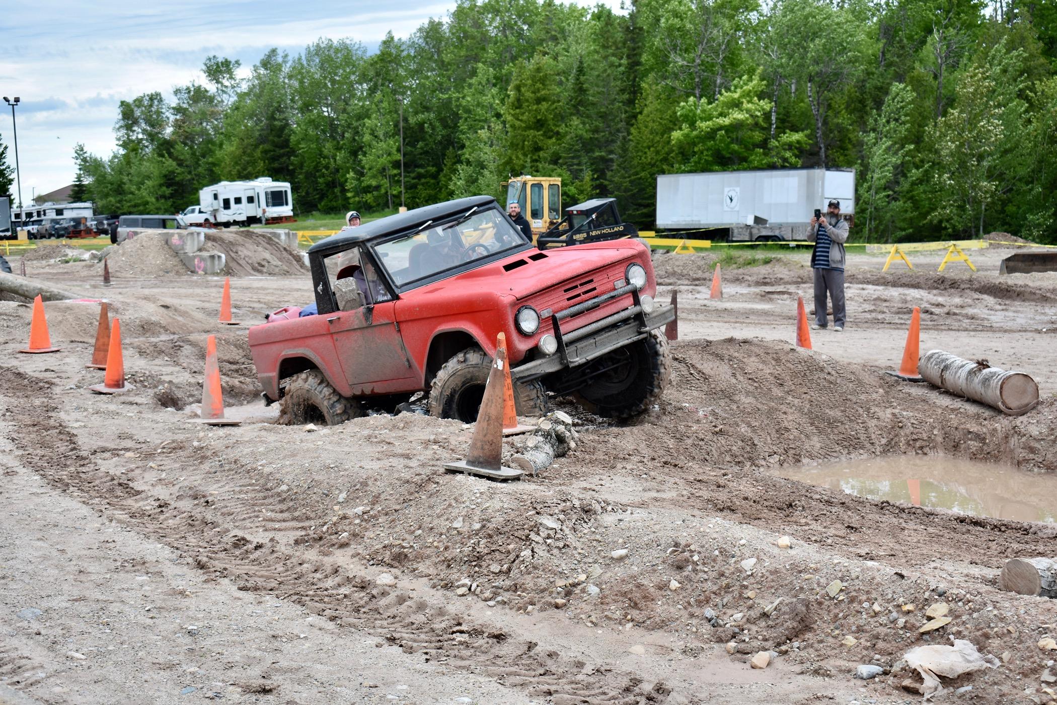 Ford Bronco Post your Bronco the Mac pics here! DSC_0736