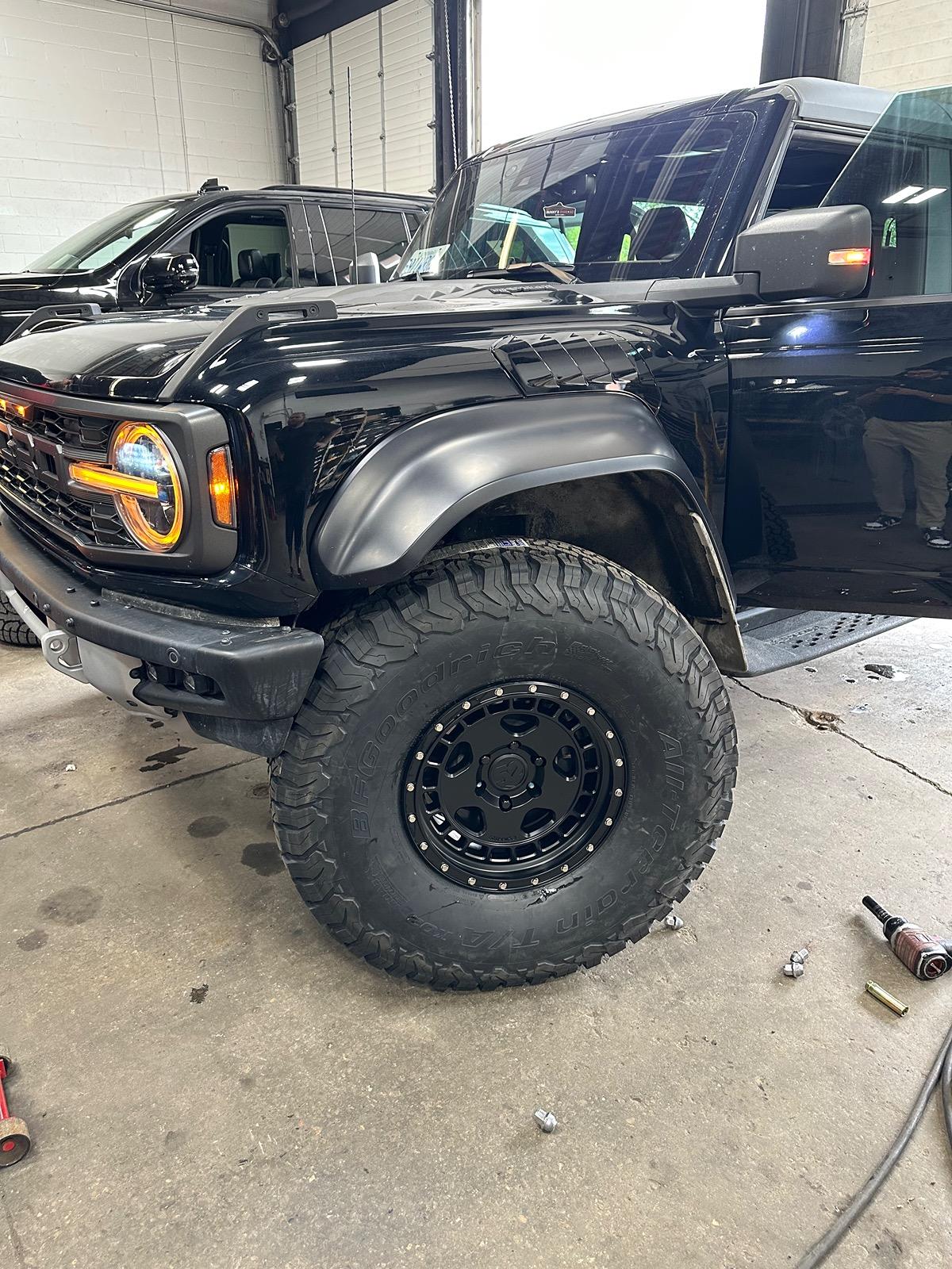Ford Bronco Bronco Raptor on 39s 960E2968-B06A-46F1-A172-37BA1E9C6BF7