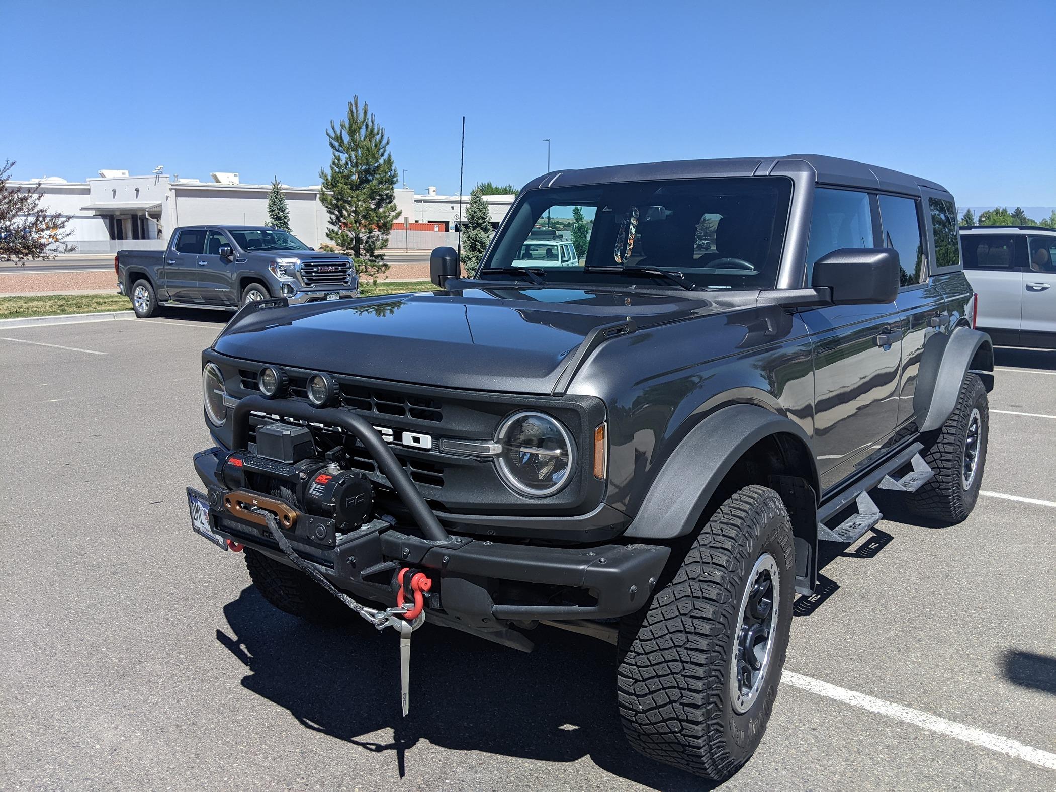 Ford Bronco '22 Black Diamond SAS-$45000 Bronco outside front with left side