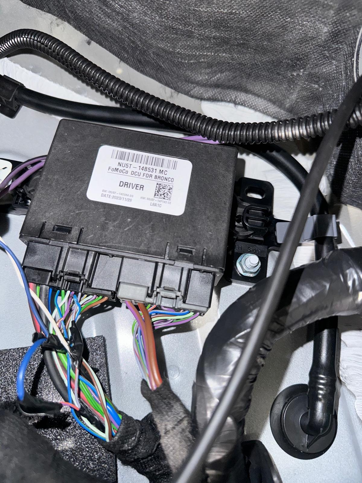 Ford Bronco Help.  Multiple errors after installation of Amp Power Steps IMG_1587