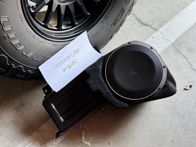 Ford Bronco JL Audio Stealthbox $600 IMG-2454