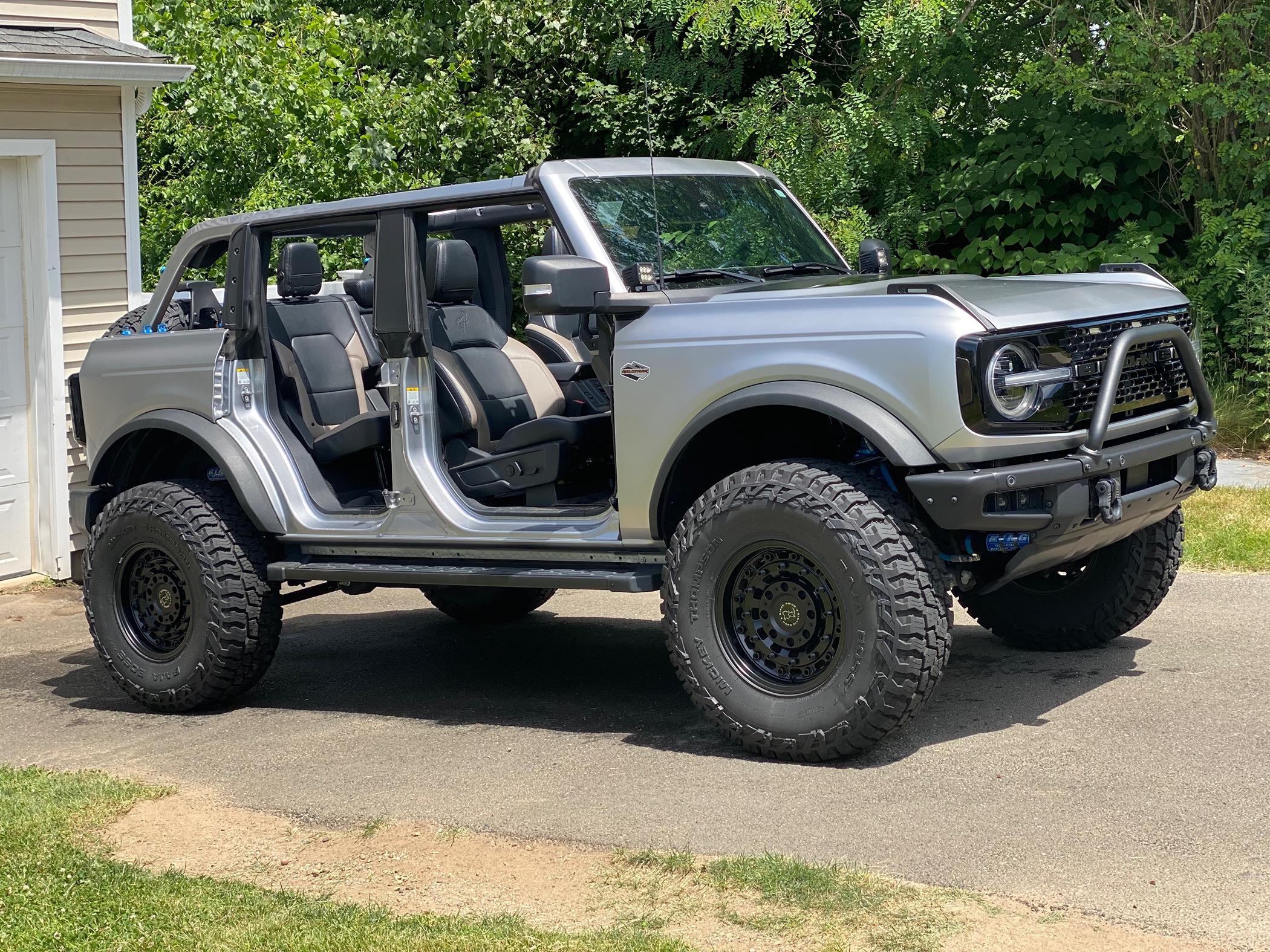 Ford Bronco SavSqch Buck Naked!!! IMG_0028