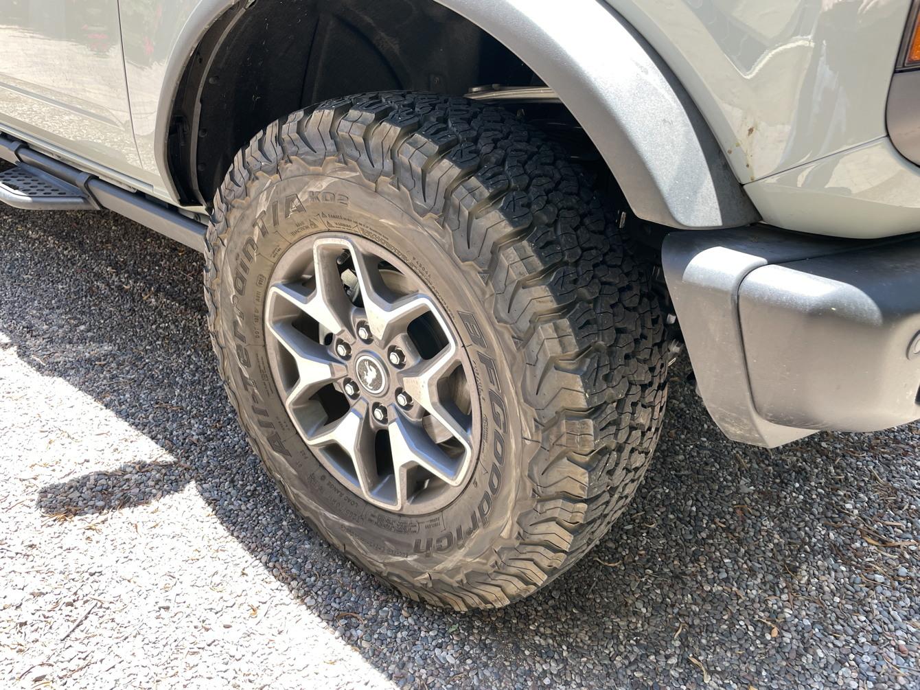 Ford Bronco Sideswiped by a Sentra IMG_3196.JPG