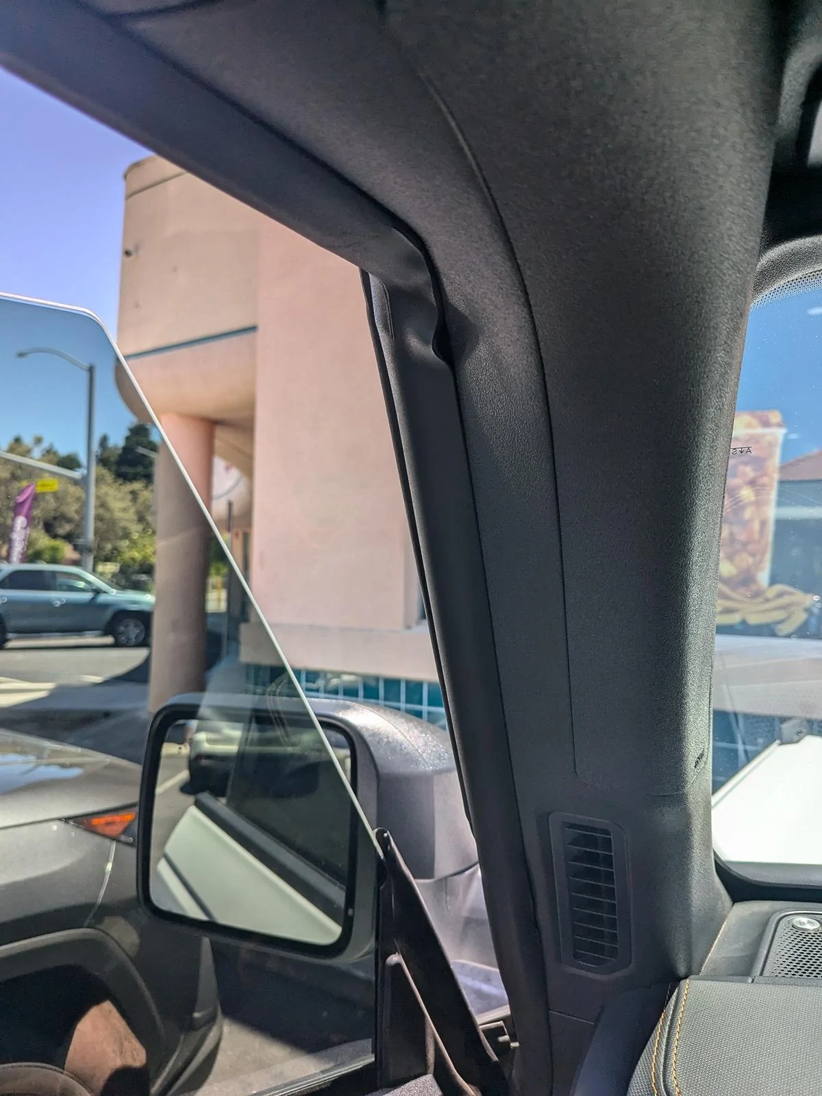 Ford Bronco Weather Stripping Defect? 1000017398