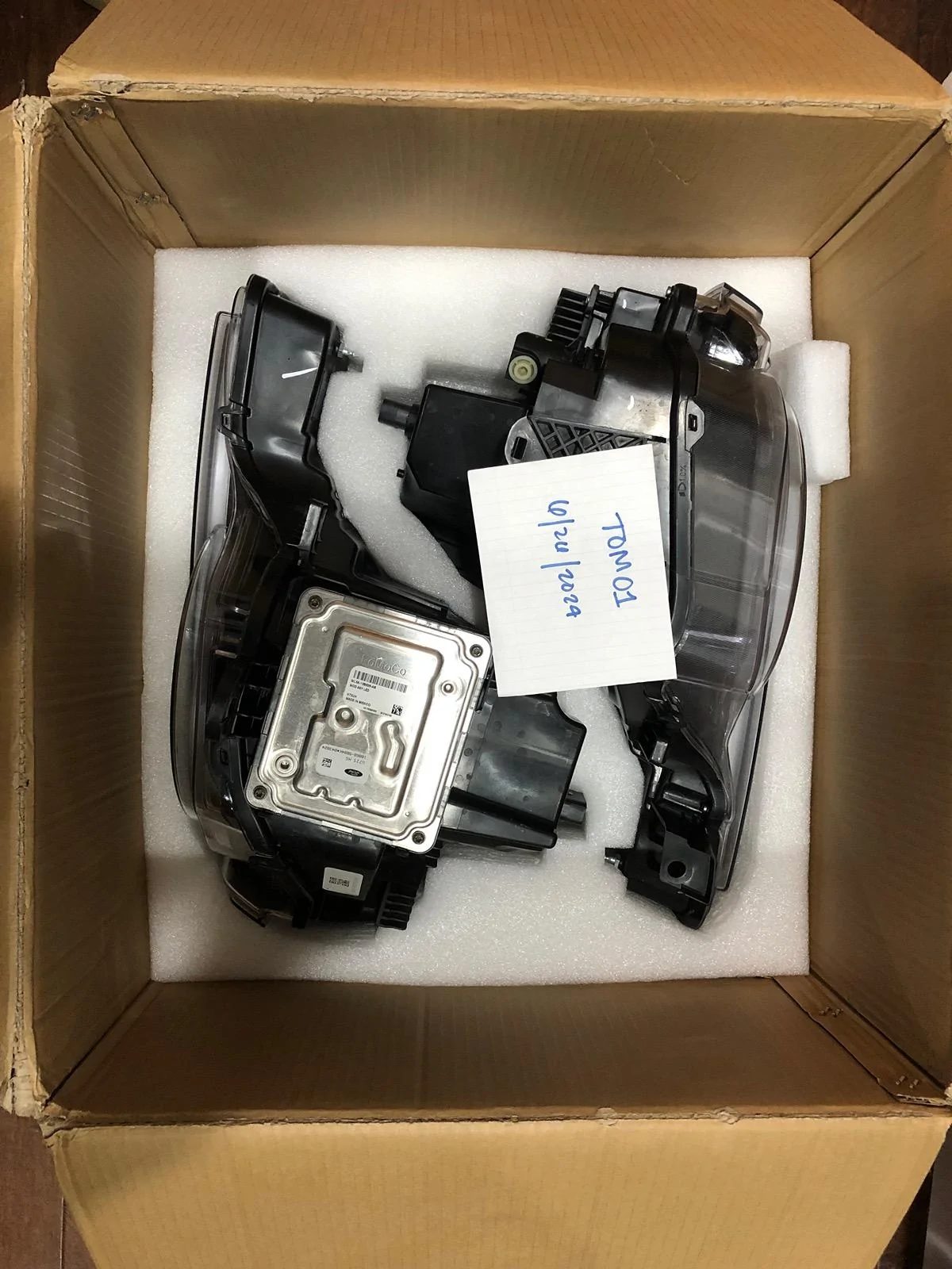 Ford Bronco Bronco Signature Headlights 94F2F5FE-A2B9-4B89-AC4E-99735585E685