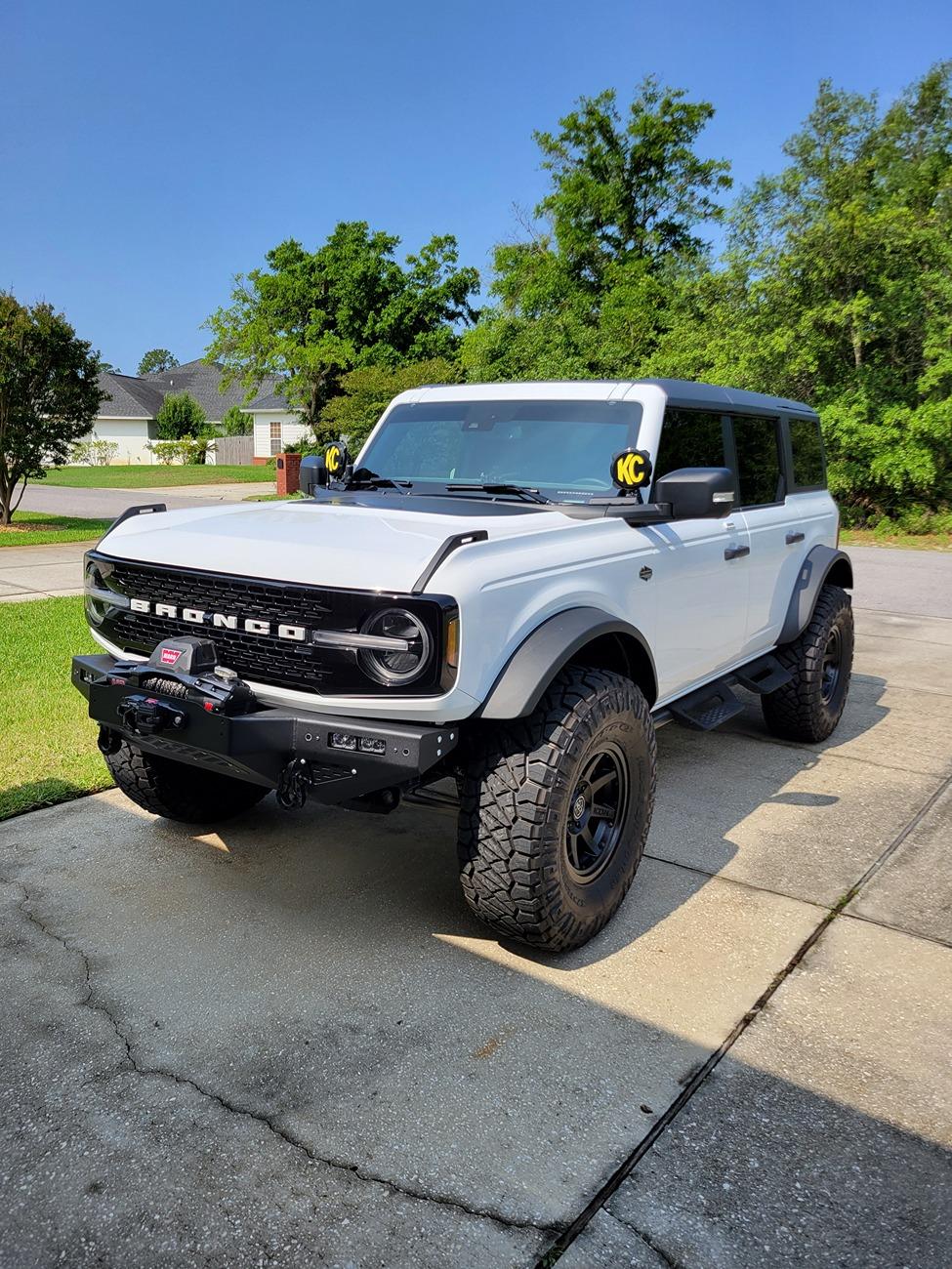 Ford Bronco OXFORD WHITE Bronco Club 1000001146
