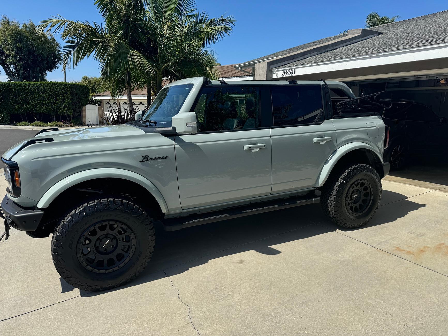 Ford Bronco CACTUS GRAY Bronco Club bronco new