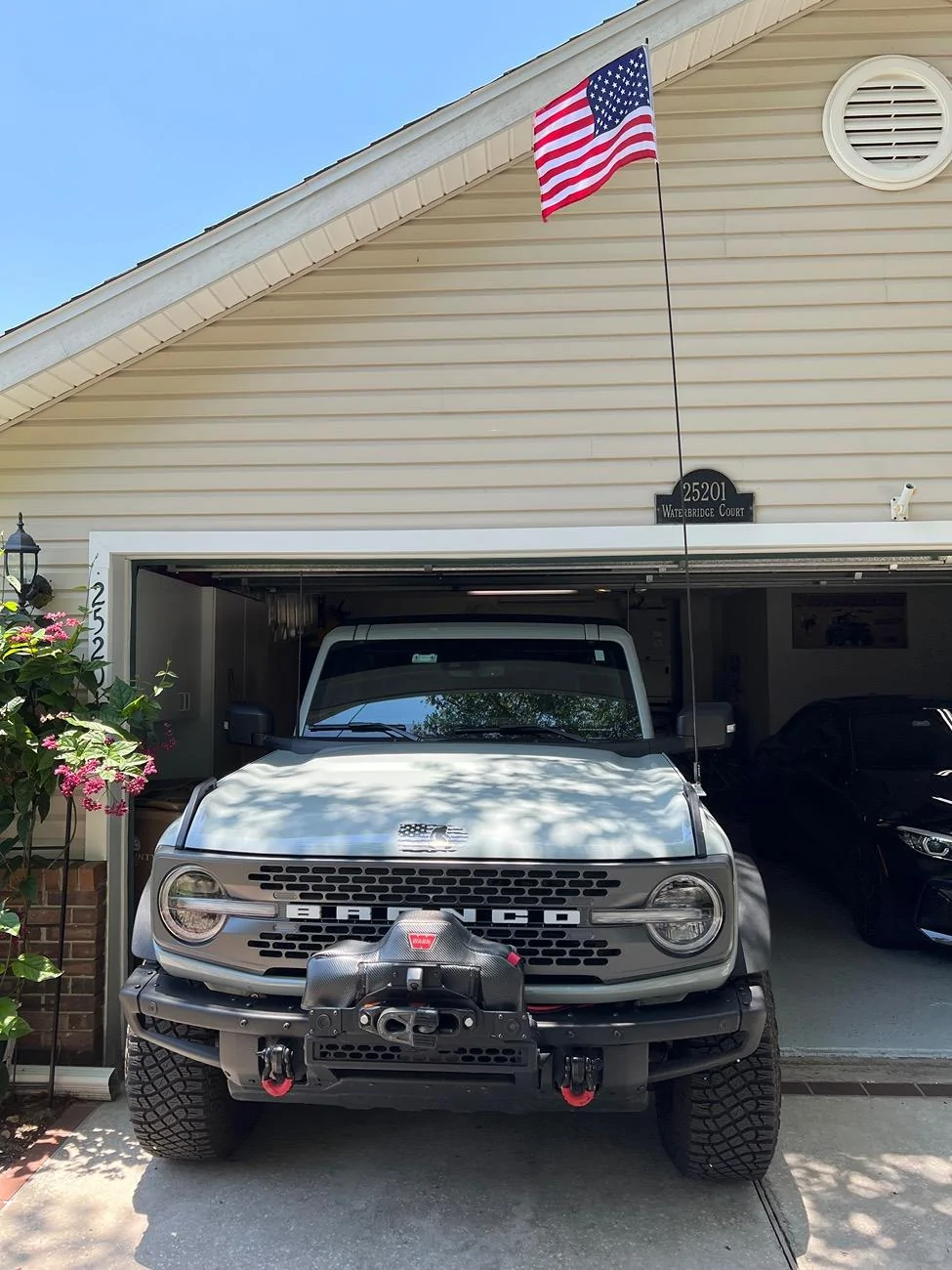 Ford Bronco Winch accessory question - cover/line shackle? IMG_1729