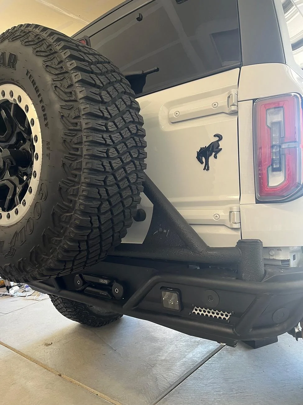 Ford Bronco Winch accessory question - cover/line shackle? IMG_1685