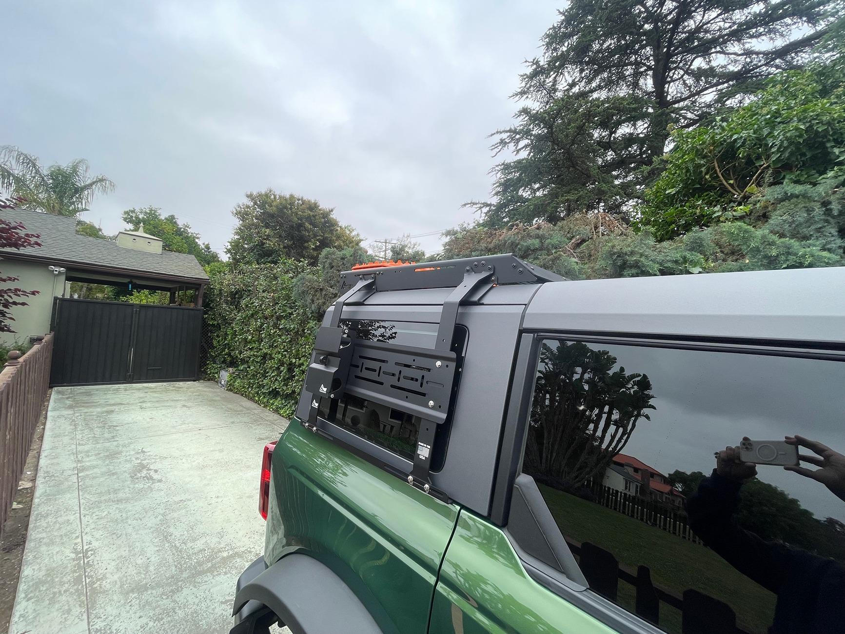 Ford Bronco Base  Eruption Green 4-door Sasquatch package (LA) b11
