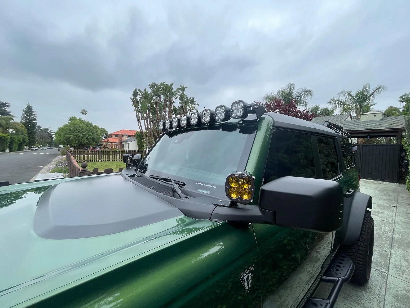 Ford Bronco Base  Eruption Green 4-door Sasquatch package (LA) b9