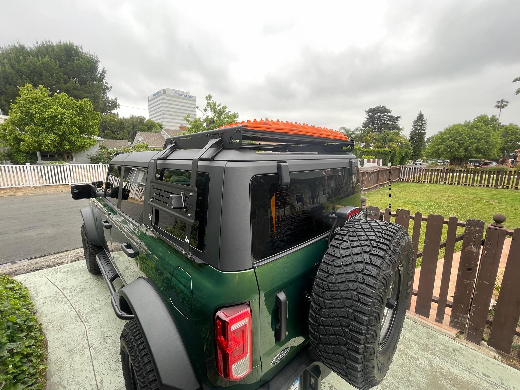 Ford Bronco Base  Eruption Green 4-door Sasquatch package (LA) b22