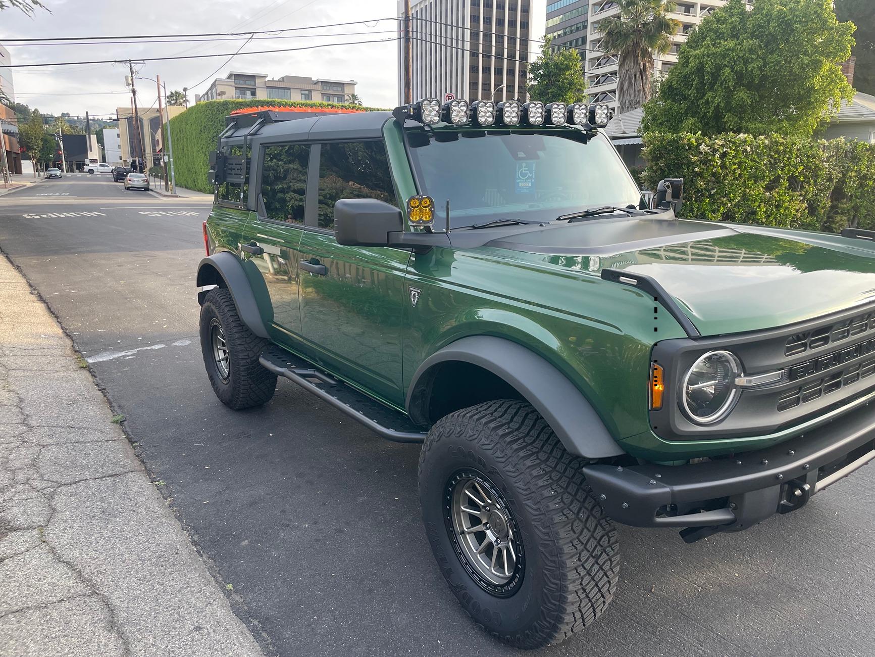 Ford Bronco Base  Eruption Green 4-door Sasquatch package (LA) b20