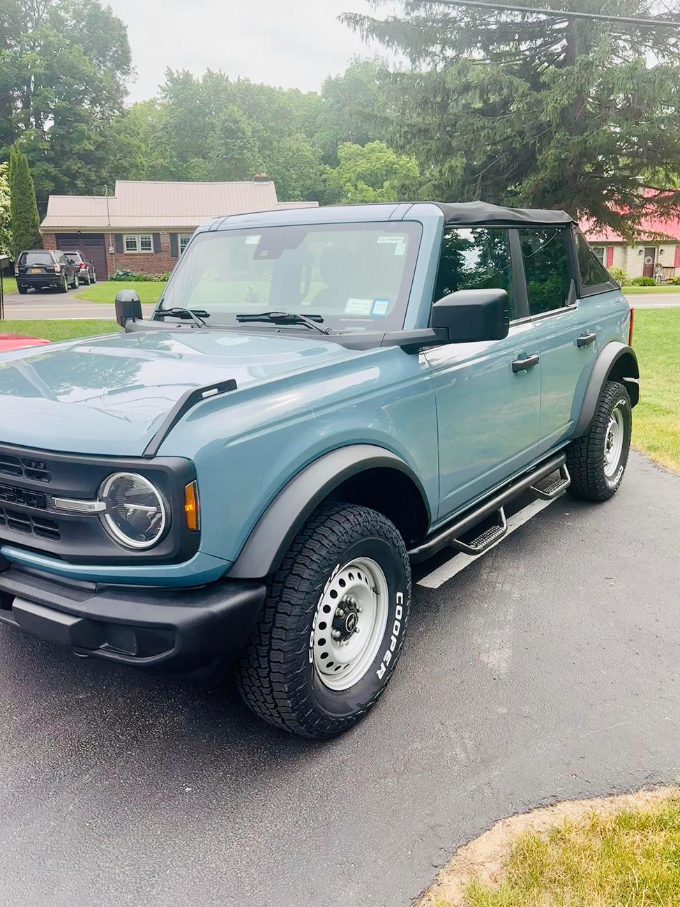 Ford Bronco Black diamond vs big bend 2 dr model tire1