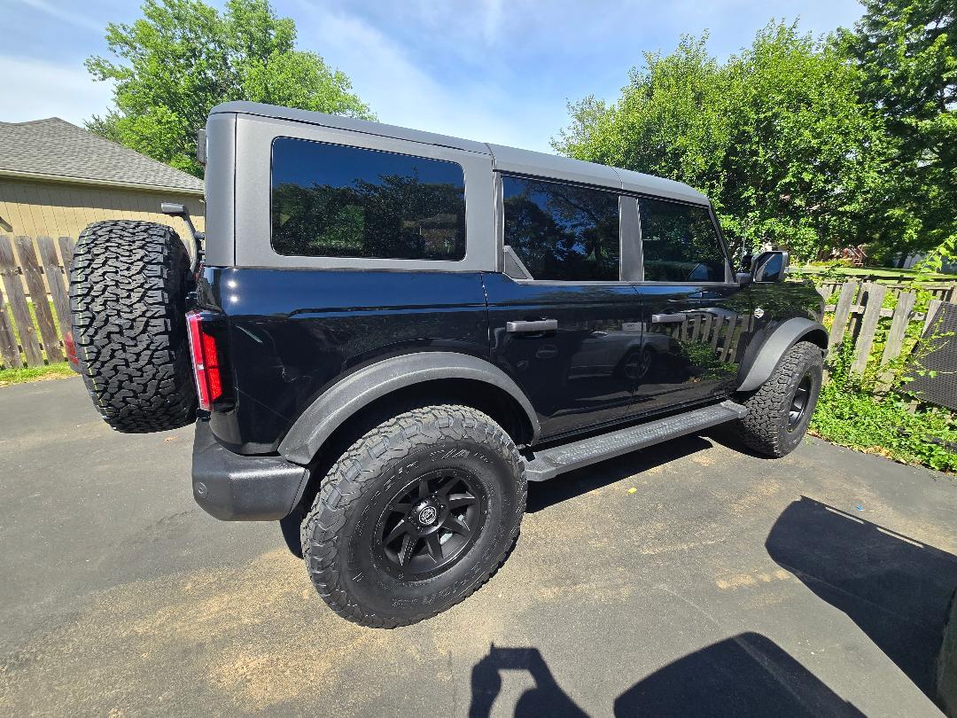 Ford Bronco Icon Rebound Double Black on Shadow Black bronc5