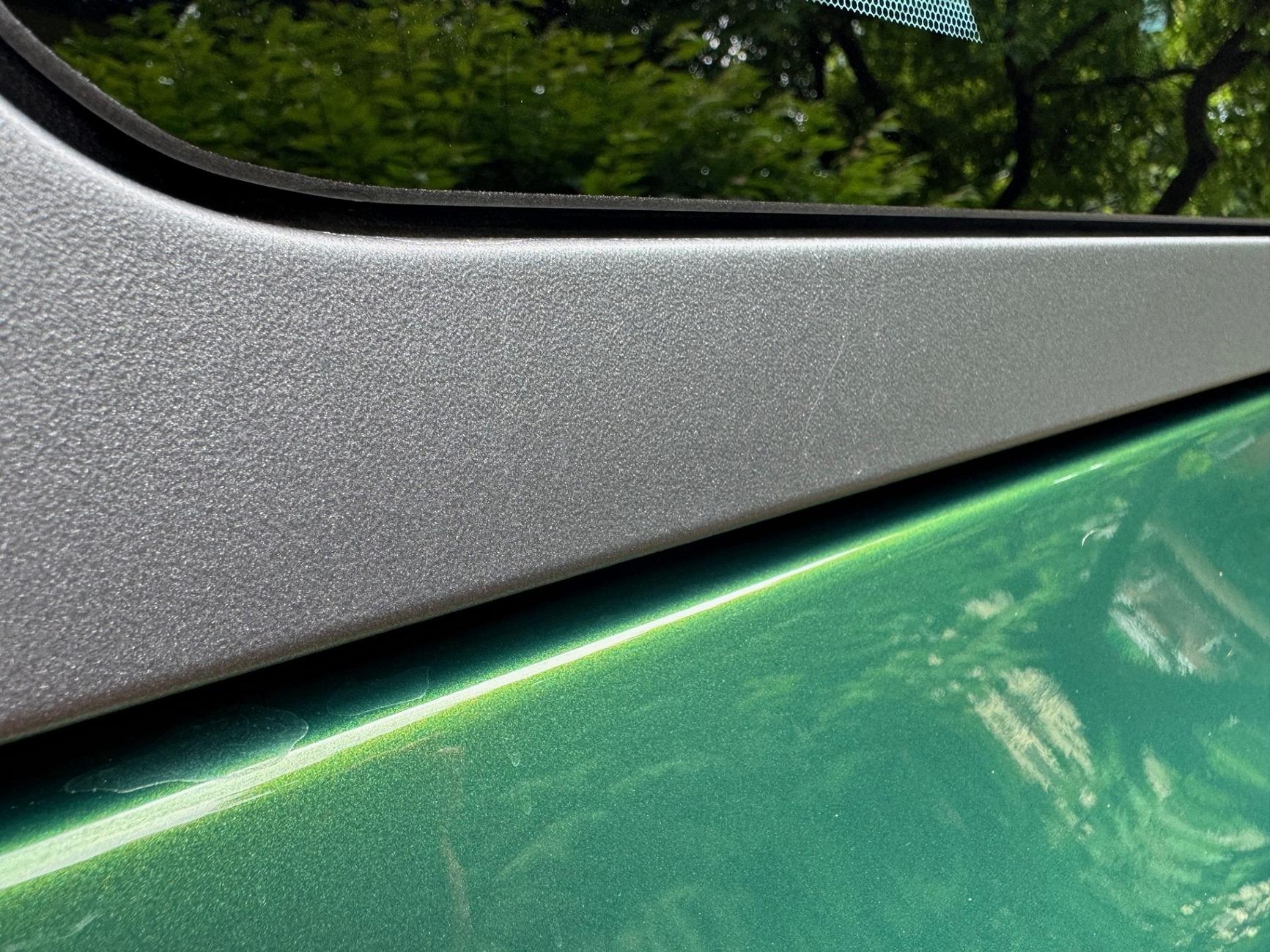 Ford Bronco Hardtop cracks?  Something else? Driver1