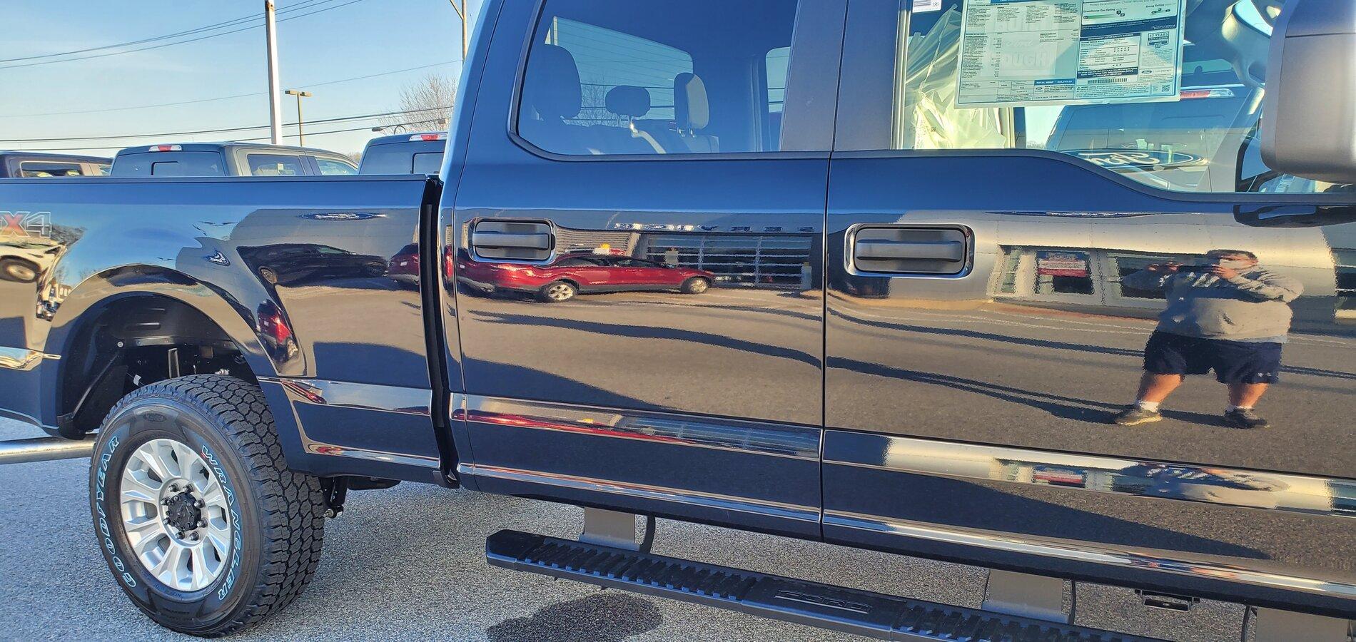 Ford Bronco Antimatter Blue F-250 20201124_152200