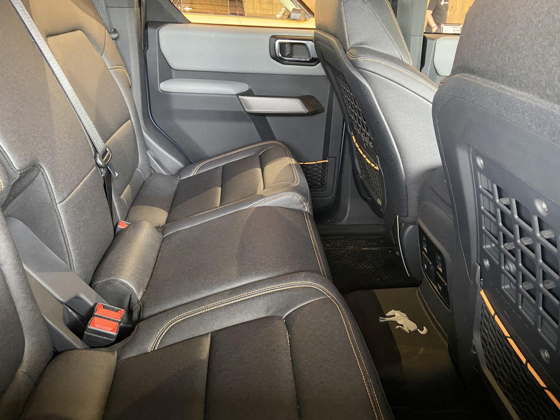 Ford Bronco Badlands Vinyl vs Leather EE8D1D06-DB38-492F-90EE-7124A86E7F75
