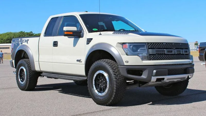 Ford Bronco The color we should have gotten 2013-ford-f150-svt-raptor-001-opt (1)