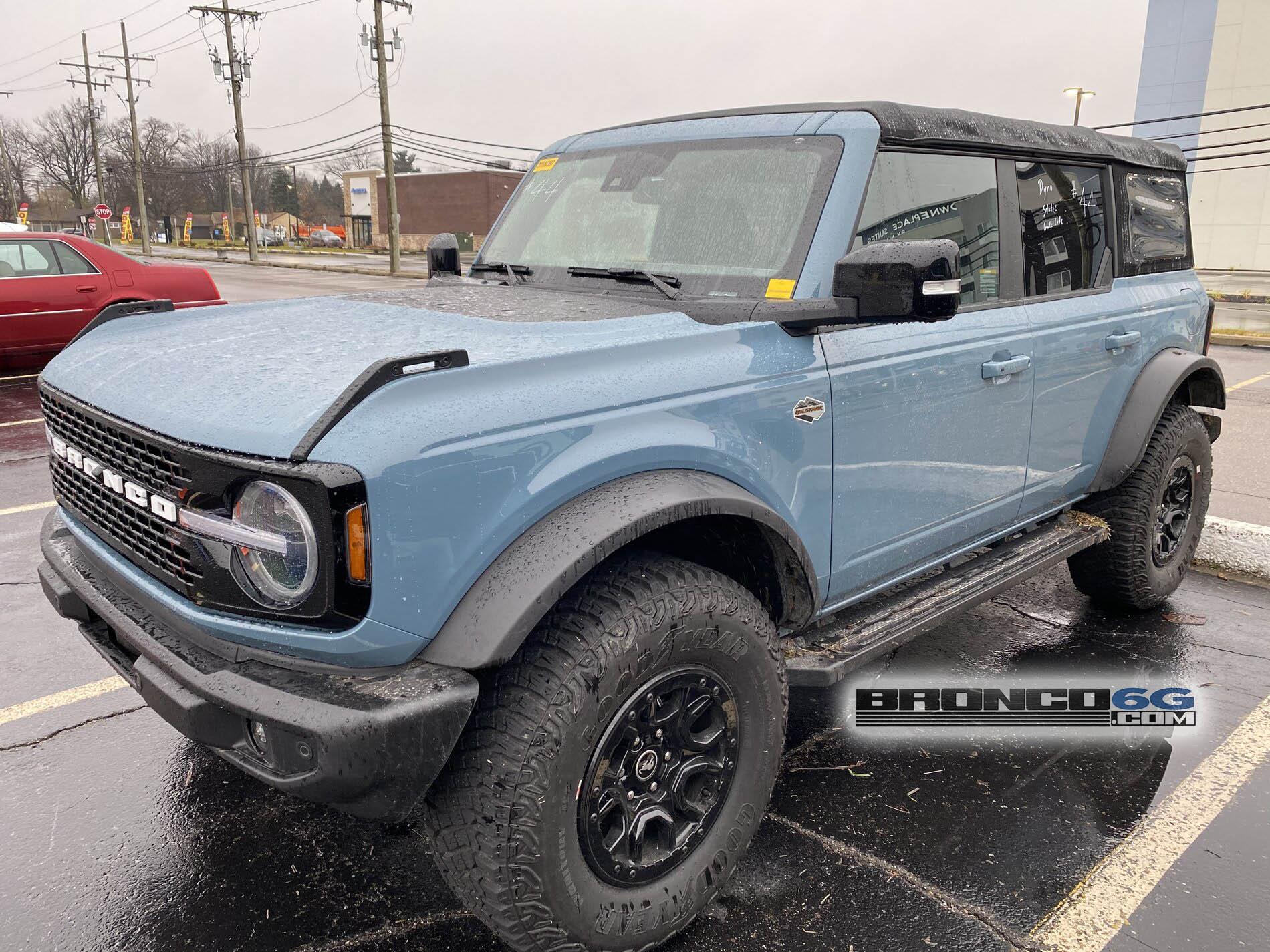 2021 Bronco WildTrak Area 51 b.jpg