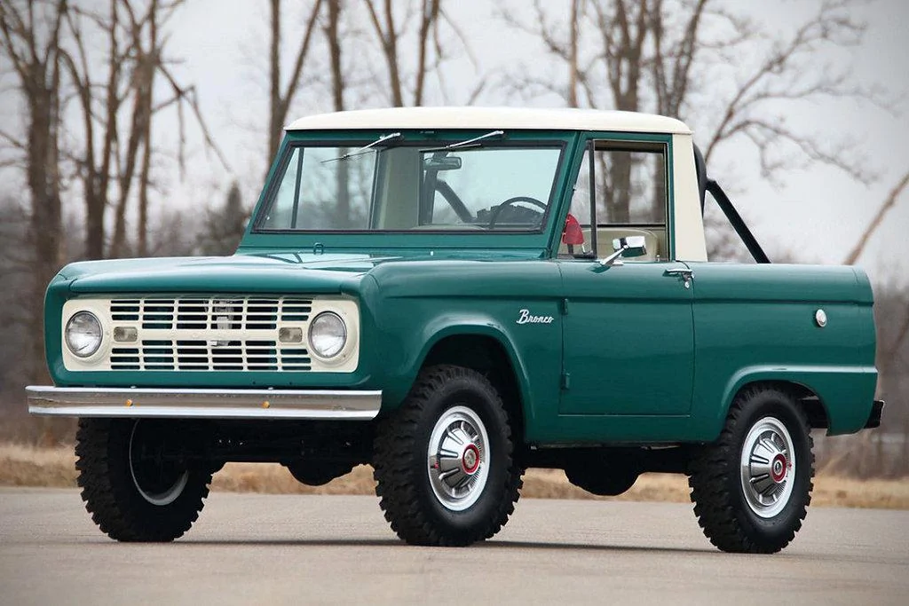Ford Bronco The color we should have gotten dkgrn