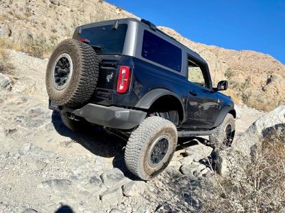 Ford Bronco Antimatter Blue 2-Door Outerbanks Sasquatch 317C5AE3-A709-4566-B358-A966E4F57BA3