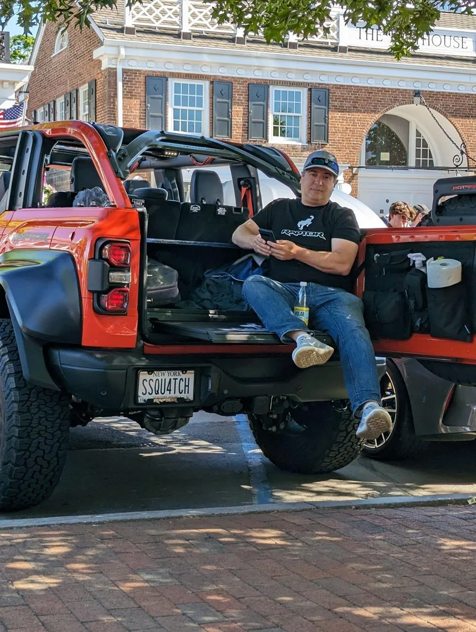 Ford Bronco Installed slide out tailgate and Broaddict tailgate table image000000 (10)