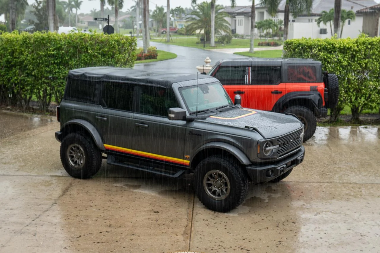Ford Bronco Terry's Carbonized Gray Badlands w/ Retro Stripe Package DSC00208