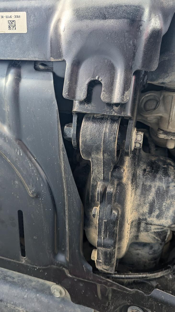 Ford Bronco Diff Drop and Ford Performance CV Axles Install 1000003380