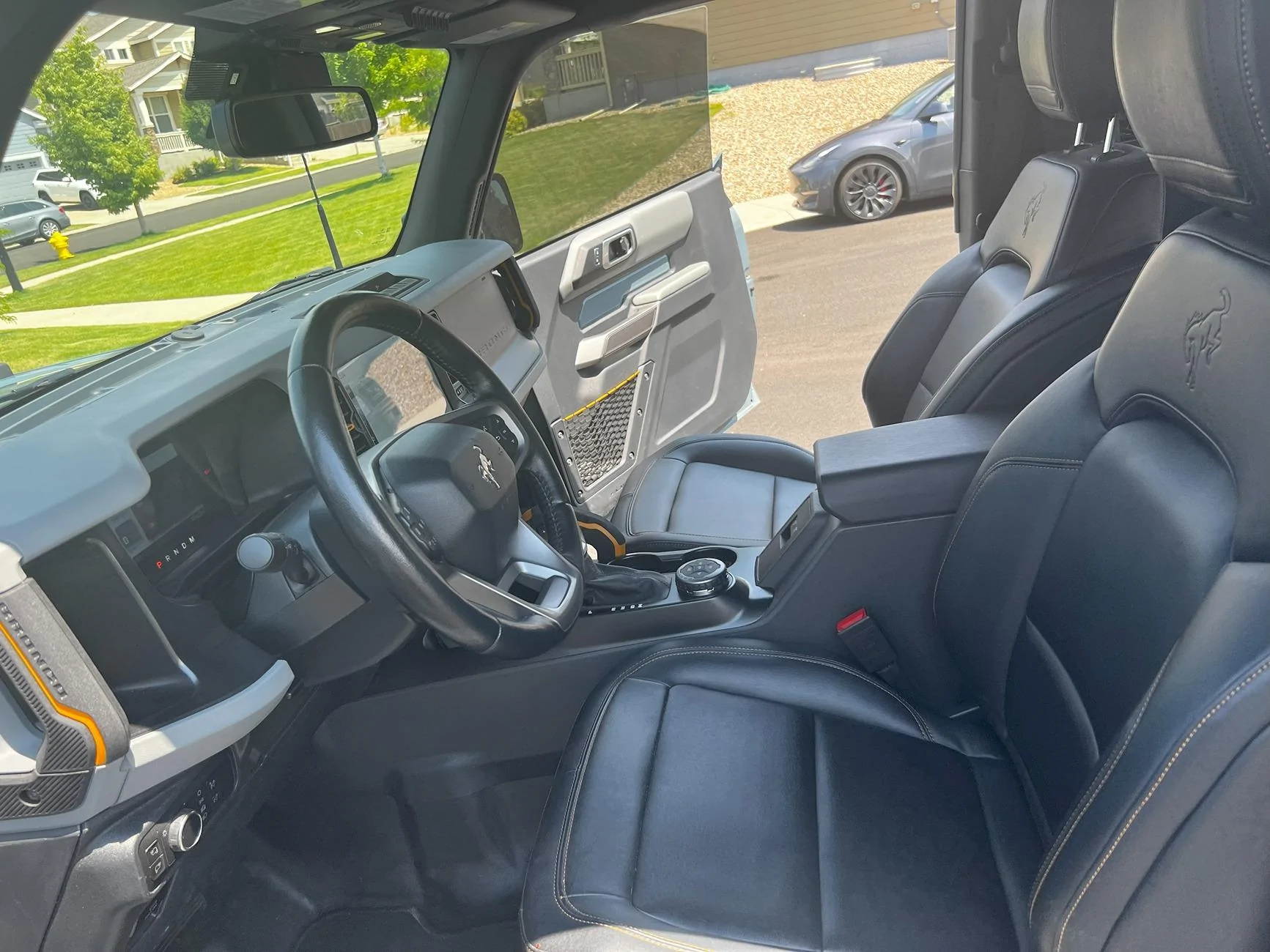 Ford Bronco '21 Badlands Sasquatch 2dr, 2.7L Lux Driver interior