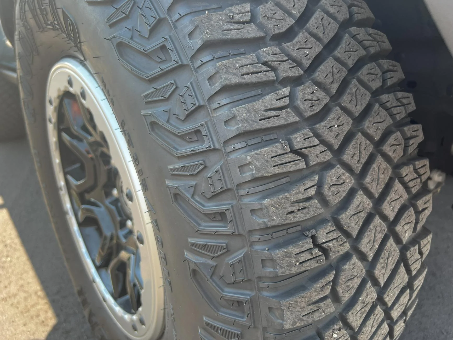Ford Bronco '21 Badlands Sasquatch 2dr, 2.7L Lux Tires