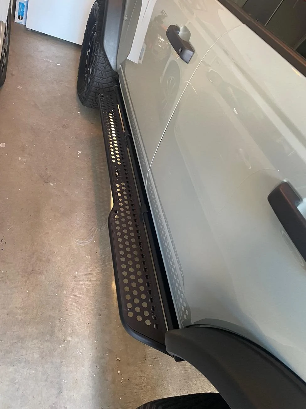 Aftermarket steps that work with rock rails? | Bronco6G - 2021+ Ford ...