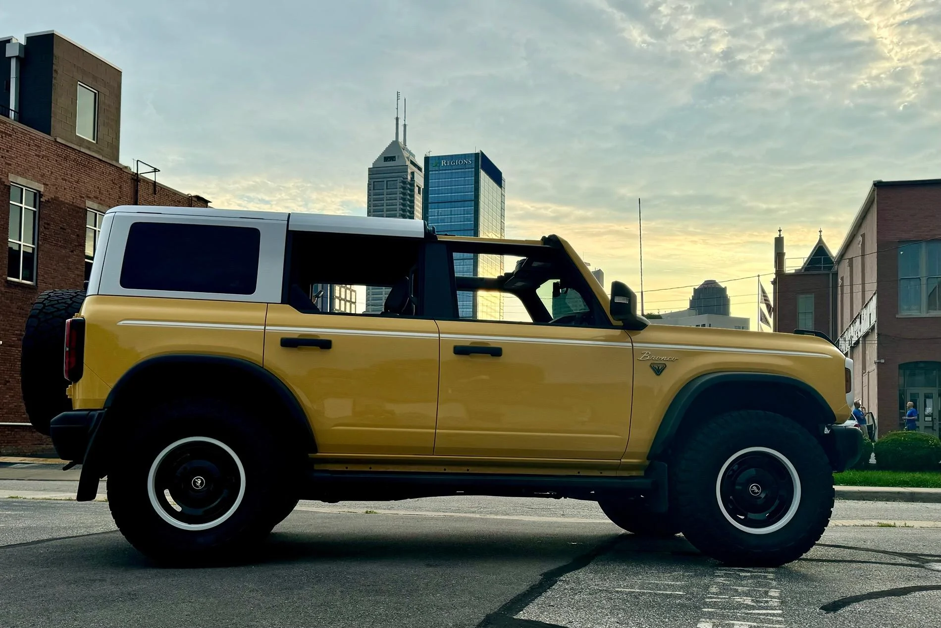 Ford Bronco HERITAGE EDITION Bronco Club IMG_2837