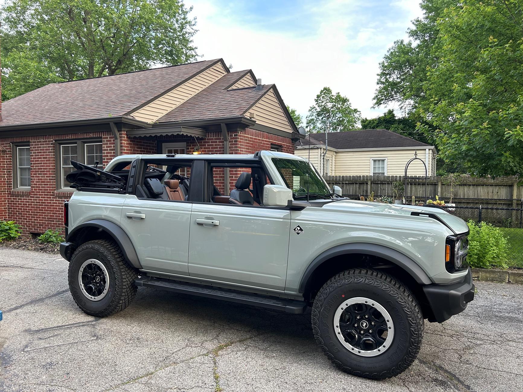 Ford Bronco 2024 Factory Soft Top - 4 Door IMG_2326_Original