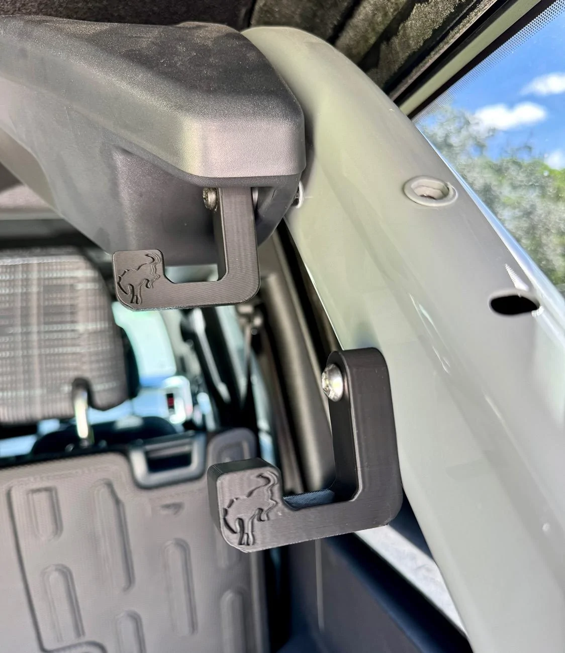 Ford Bronco Gear / Bag Hook for Roll Bar Cargo Area IMG_8915