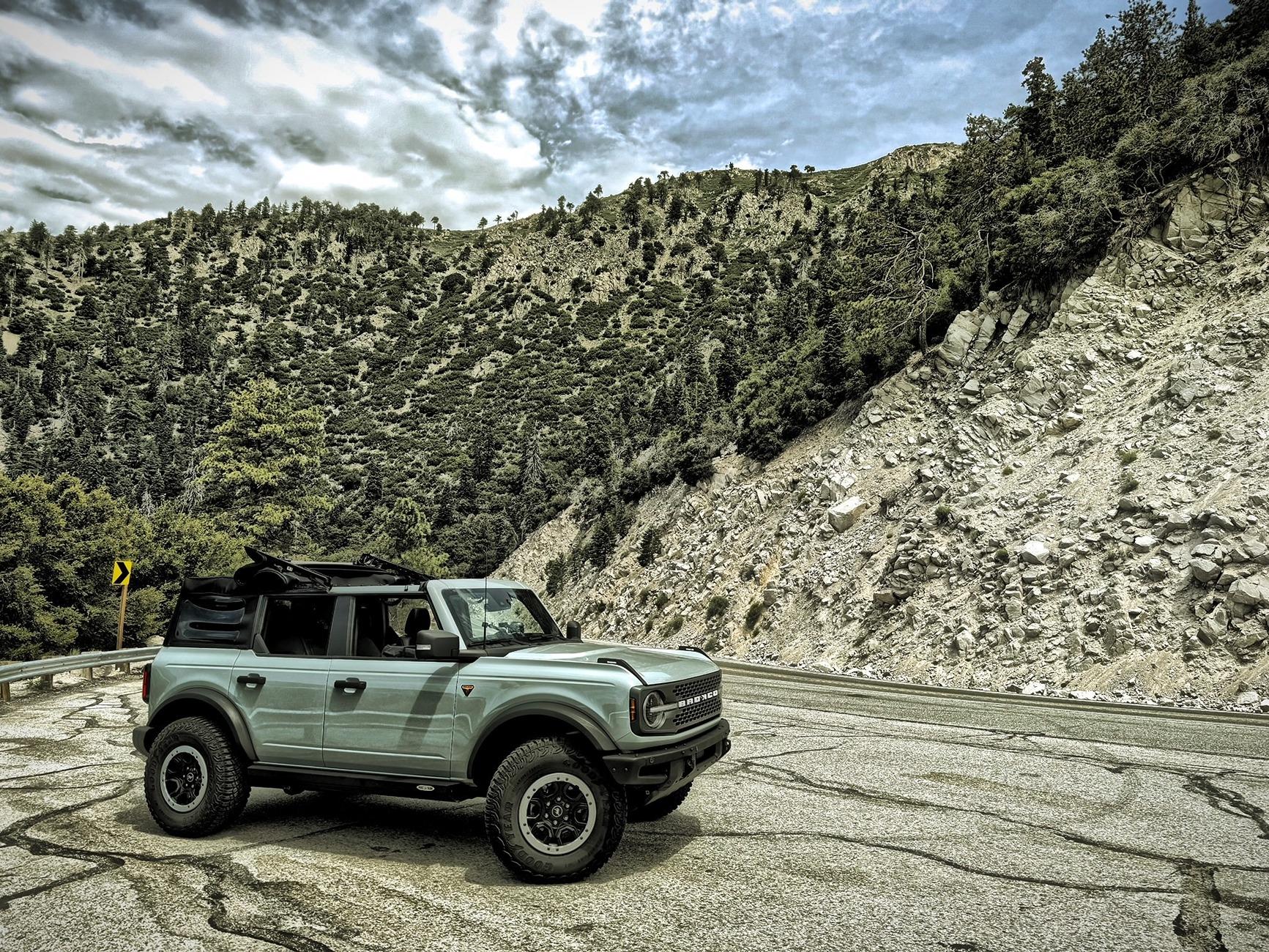 Ford Bronco CACTUS GRAY Bronco Club bronc