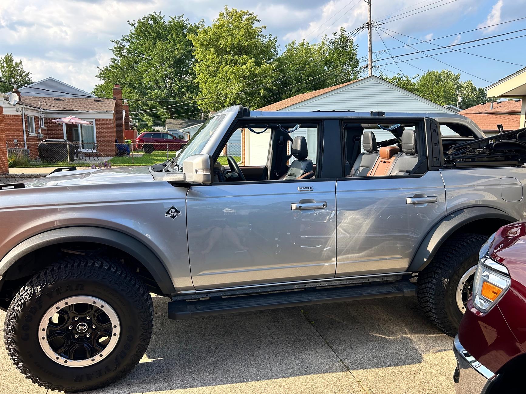 Ford Bronco Need help deciding what Trim to buy IMG_3296