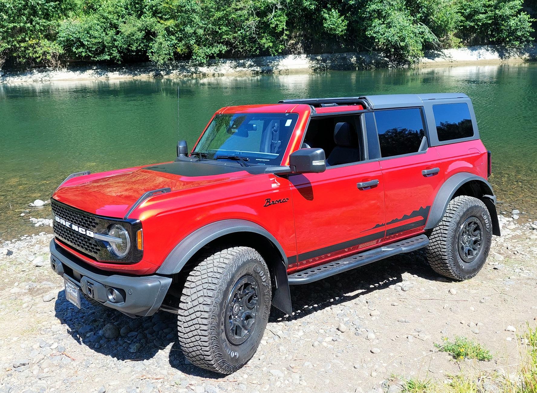 Ford Bronco New rig 1000008405