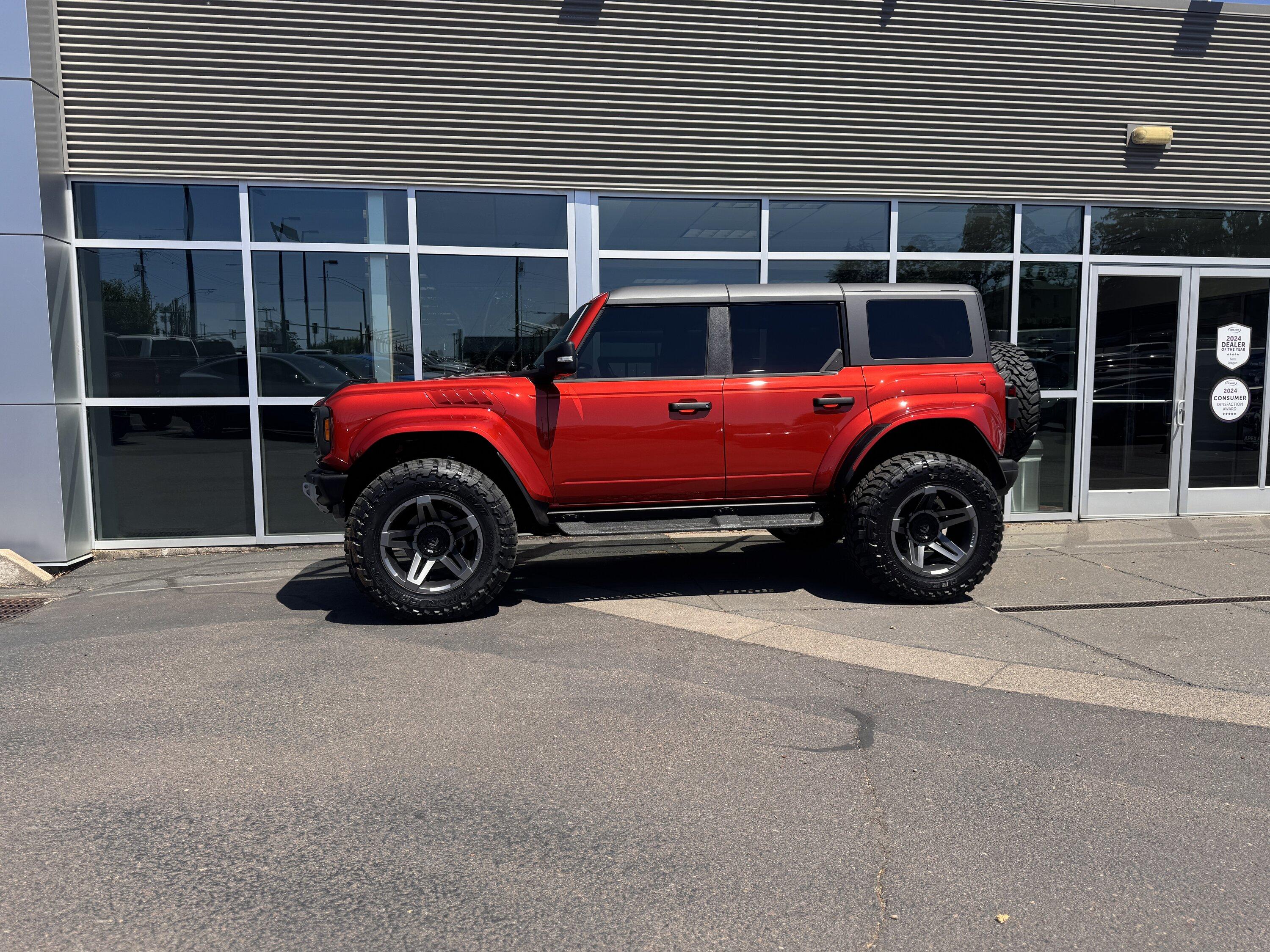 Ford Bronco 24 Hot Pepper Red IMG_3707