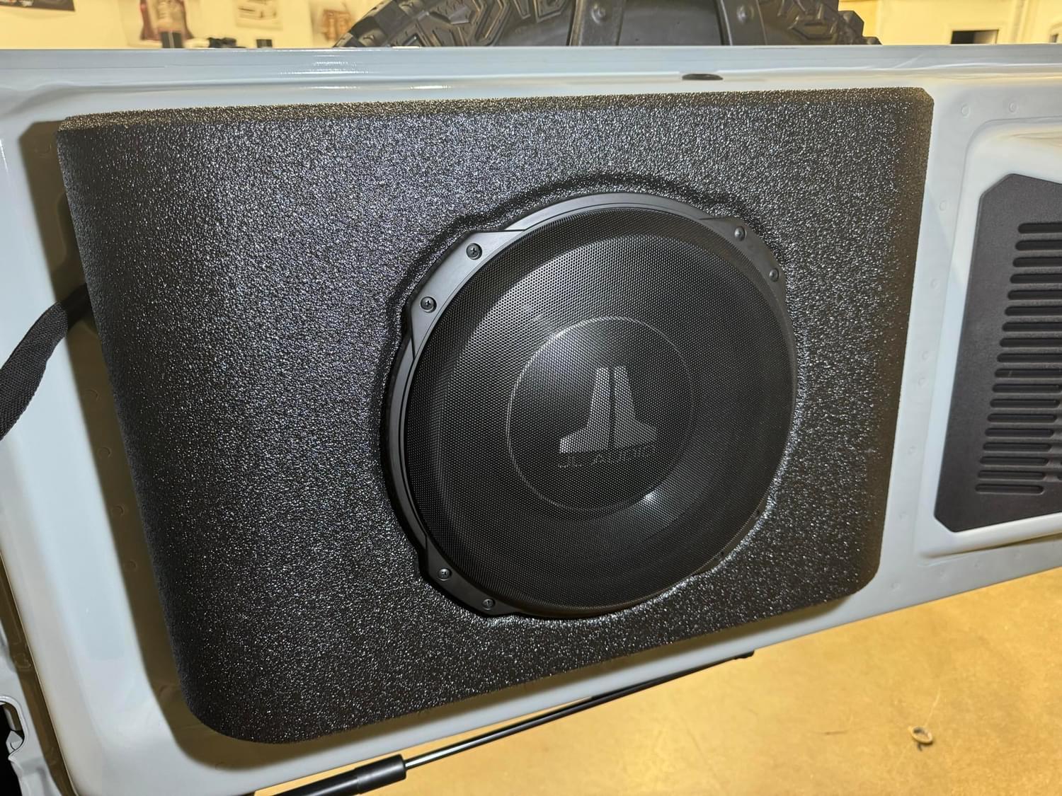 Ford Bronco Removable MTI Acoustic Downfire Subwoofer Box IMG_4486