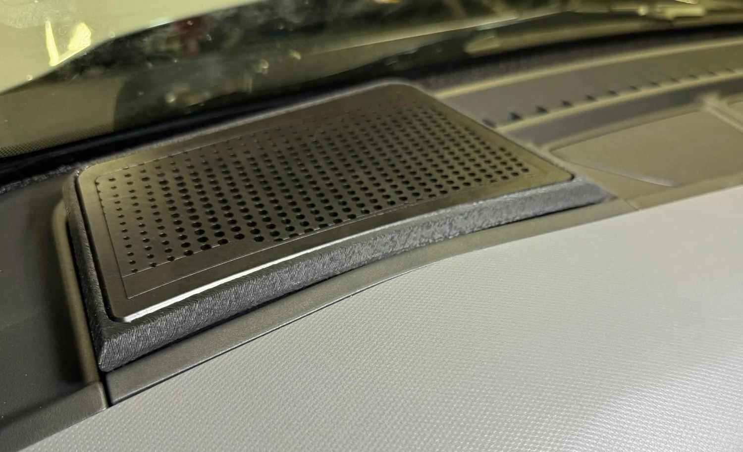 Ford Bronco Removable MTI Acoustic Downfire Subwoofer Box IMG_4489