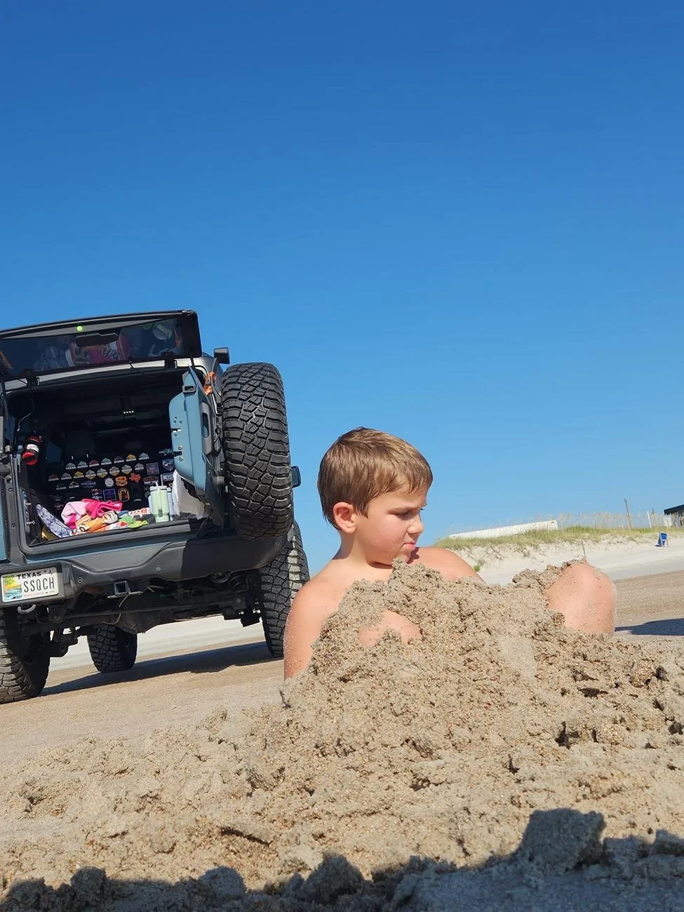 Ford Bronco We're in a Beachy Mood!!! Show us your Rig on Sand! 452392505_10112744847884767_1857579832133061477_n