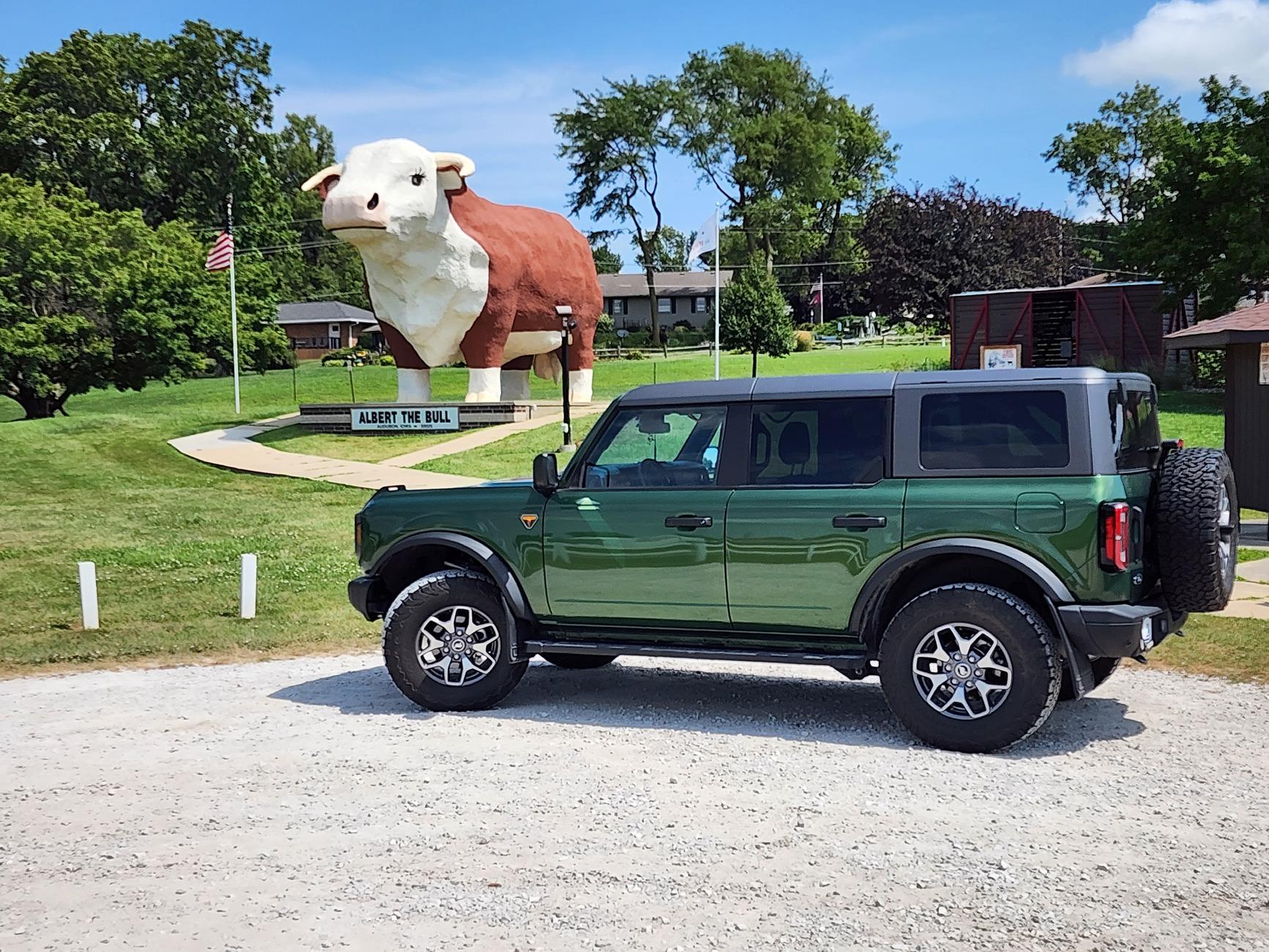 Ford Bronco Lariat's 23 Badlands. 20240728_115807