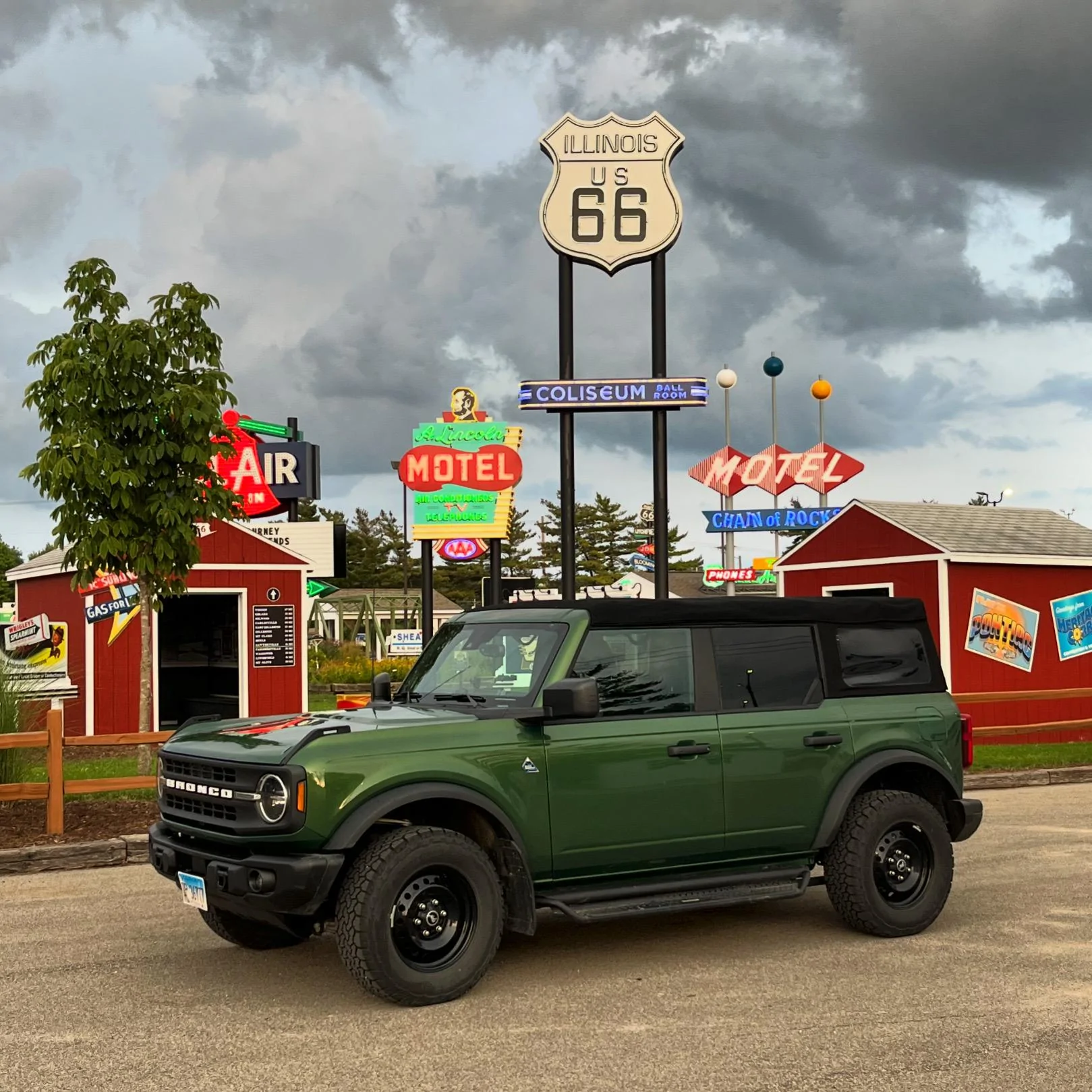 Ford Bronco Illinois Route 66 Trip 9C4DFA51-D6E2-4928-8346-EF70F89D7E76